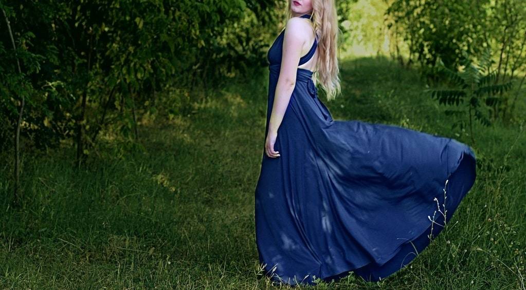 Comment porter une robe noire en grande taille ?